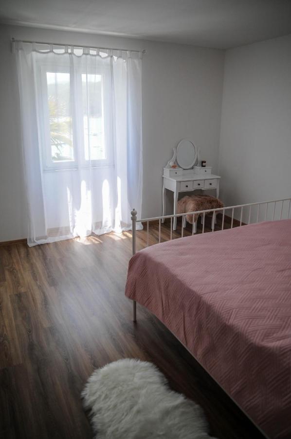 Apartman Gulliver In The Center, 10 Meters From The Sea With Private Parking In Natural Shade Rabac Kültér fotó