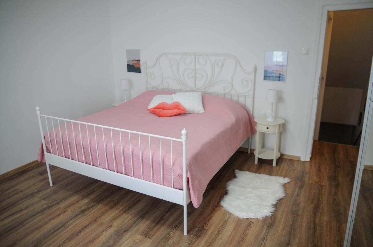 Apartman Gulliver In The Center, 10 Meters From The Sea With Private Parking In Natural Shade Rabac Kültér fotó